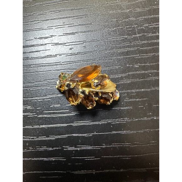 Vintage Weiss Signed Amber Rhinestone Gold Tone Floral Leaf Clip On Earrings - Picture 2 of 10